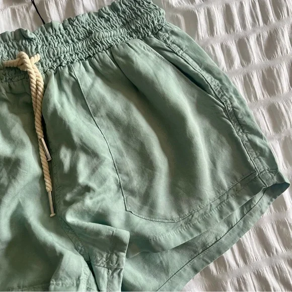 Love Tree High Waist Green Shorts - Picture 4 of 5